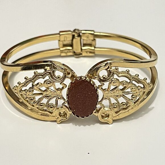 Vintage Metal Gold Filigree Clasp Bracelet with shimmer brown stone - Picture 3 of 5
